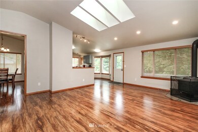 15626 Vail Cut Off Rd SE, Rainier, WA 98576 - photo 6