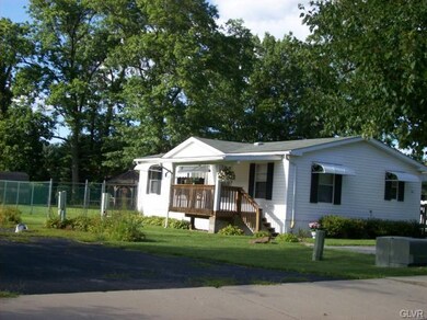 255 Pine Cir, Walnutport, PA 18088 - photo 2