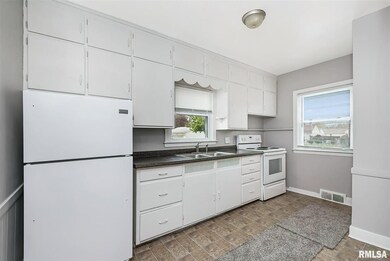 2052 Hickory Grove Rd, Davenport, IA 52804 - photo 4