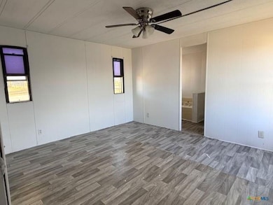 135 Creekway Ln, Seguin, TX 78155 - photo 4