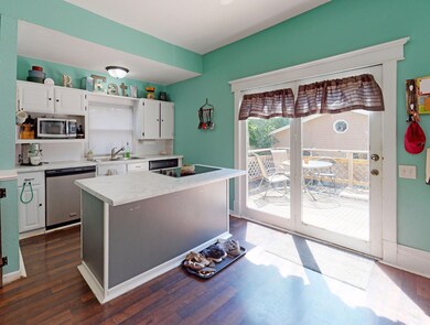 929-E-Fourth-Ave-Kitchen