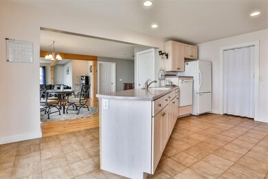 70 Conleys Grove Rd, Derry, NH 03038 - photo 7