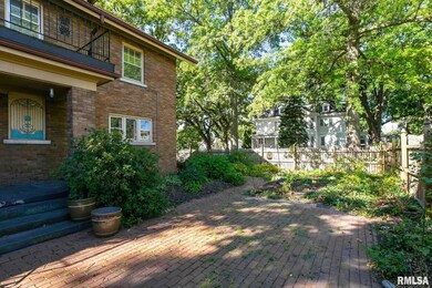 822 E Locust St, Davenport, IA 52803 - photo 5