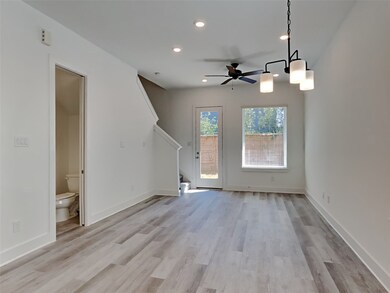 221 Oriole St, Houston, TX 77018 - photo 4