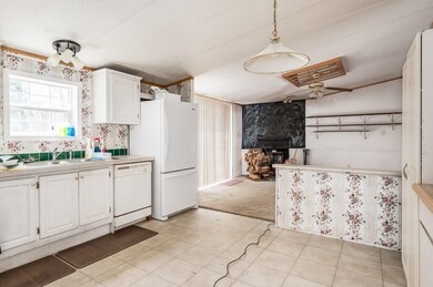 53 Pheasant Dr, Middleton, NH 03887 - photo 3