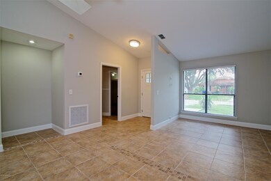 8434 Spicewood Dr, Jacksonville, FL 32216 - photo 4