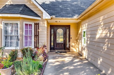 1245 Shamrock Hill Cir unit 1, Loganville, GA 30052 - photo 2