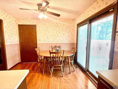 1814 SW 36th Terrace, Topeka, KS 66611 - photo 6