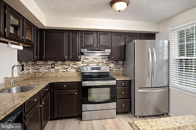 3635 Laurel View Ct, Laurel, MD 20724 - photo 5