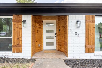 1104 Shady Oak Ct, Bedford, TX 76021 - photo 3