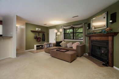 Living Room (d)