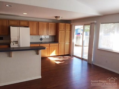 2242 SW 37th St, Redmond, OR 97756 - photo 5