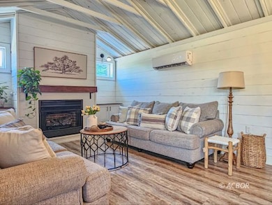 Livingroom2