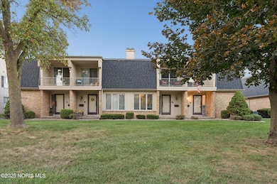 5212 Regency Dr, Toledo, OH 43615 - photo 2