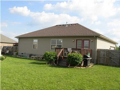 387 Helmwood Cir, Mount Washington, KY 40047 - photo 4