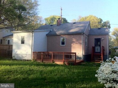 7727 Emerson Rd, Hyattsville, MD 20784 - photo 4