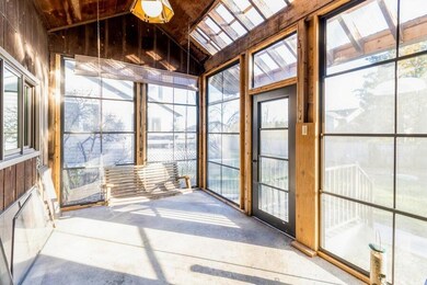 Lovely 3 season sun room