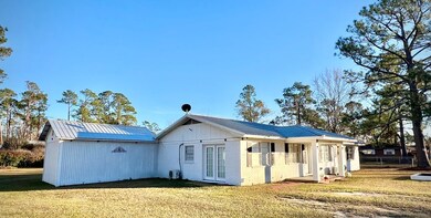 57 Hester St, Hazlehurst, GA 31539 - photo 3