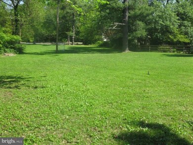 1210 Lake Falls Rd, Baltimore, MD 21210 - photo 2