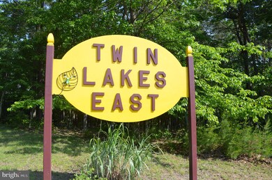 26 Twin Lakes Dr, Berkeley Springs, WV 25411 - photo 2