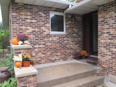 1006 Flint Rd, Stoughton, WI 53589 - photo 2