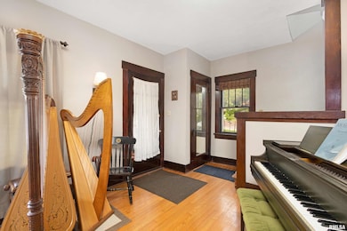 847 College Ave, Davenport, IA 52803 - photo 3