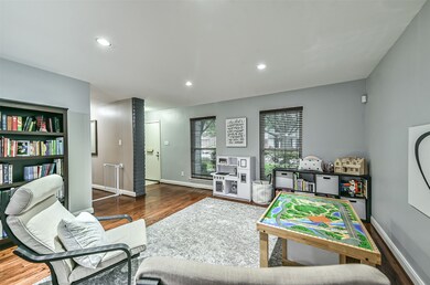 10317 Longmont Dr unit 37, Houston, TX 77042 - photo 7