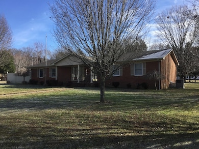 200 Idle Dr, Shelbyville, TN 37160 - photo 6