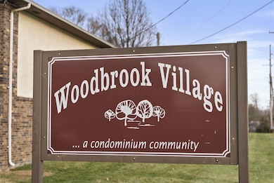 1258 Woodbrook Cir W unit 199, Columbus, OH 43223 - photo 2