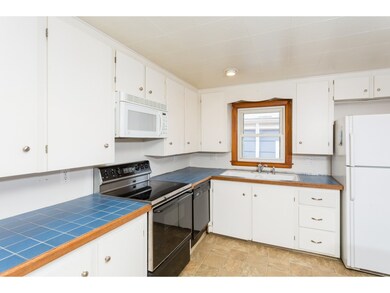 21 Howe St, Rochester, NH 03867 - photo 4