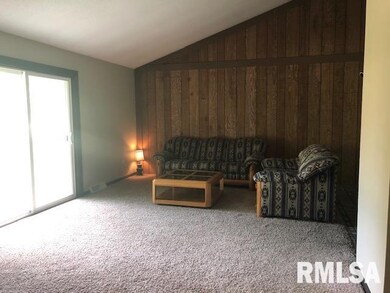6015 N Main St, Davenport, IA 52806 - photo 2