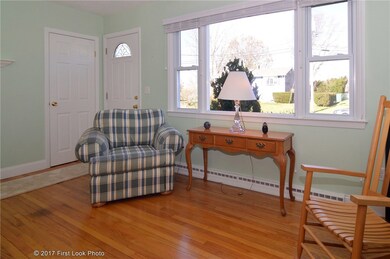 42 Squantum Dr, Middletown, RI 02842 - photo 4