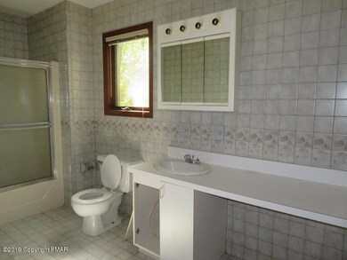 257 Fawn Lake Dr, Hawley, PA 18428 - photo 7