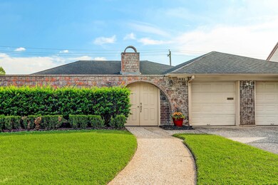 1031 Creekmont Dr, Houston, TX 77091 - photo 2