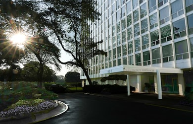 601 E 32nd St unit 400, Chicago, IL 60616 - photo 2