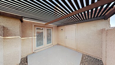 6_Image_Xr6OUPiHSP