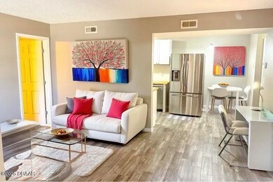 Living/dining area