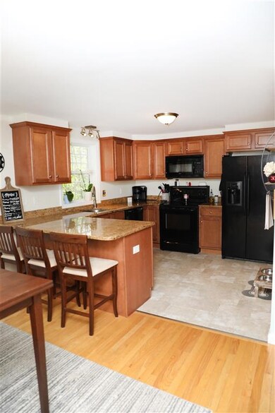 51B Windham Rd, Hudson, NH 03051 - photo 7