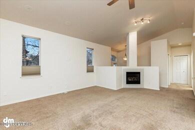 05-Living Room 20211109-DW-1027