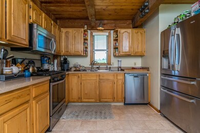 246 Drinkwine Rd, East Fairfield, VT 05448 - photo 3