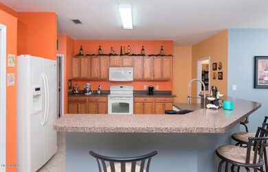 Kitchen with Breakfast Bar