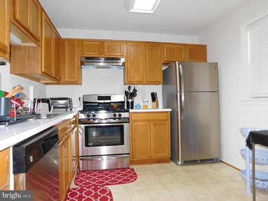 9298 Cardinal Forest Ln unit 101, Lorton, VA 22079 - photo 4