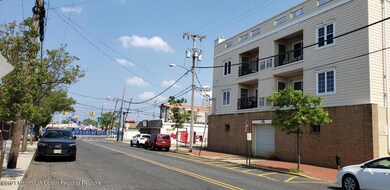 276 Beachway Ave unit 4, Keansburg, NJ 07734 - photo 3