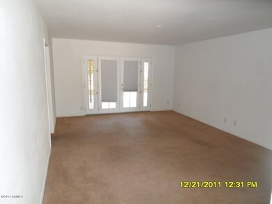 LIVING RM