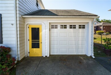41 Burton Ave, Riverside, RI 02915 - photo 2