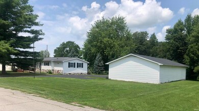 430 W 12th St, Warren, IN 46792 - photo 3