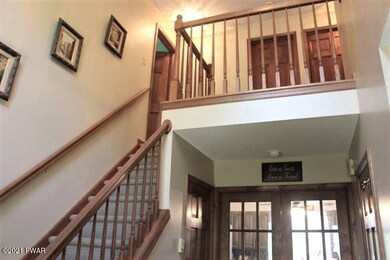 348 Surrey Dr, Hawley, PA 18428 - photo 6