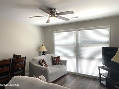 722 Henderson Dr, Jacksonville, NC 28540 - photo 5