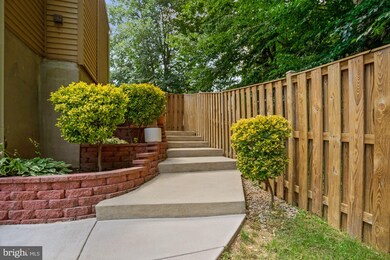 8083 Steeple Chase Ct, Springfield, VA 22153 - photo 3