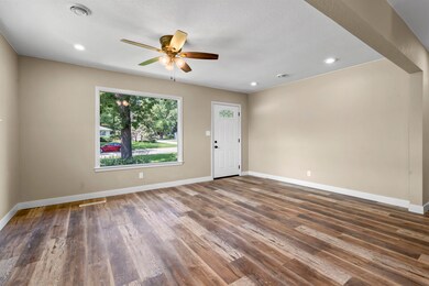 1811 Madison St, Cedar Falls, IA 50613 - photo 5